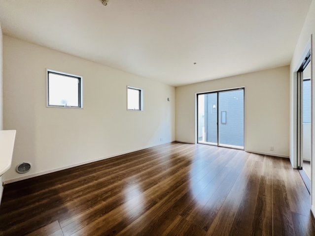 高浜市青木町９丁目5-15『仲介手数料無料』新築戸建ての居間・リビング