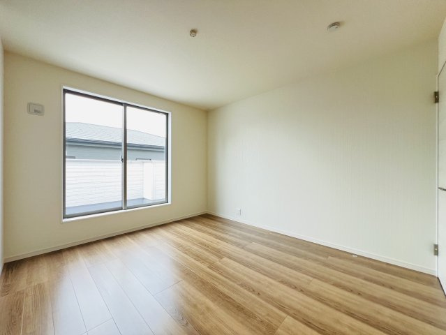 高浜市青木町９丁目5-15『仲介手数料無料』新築戸建ての洋室