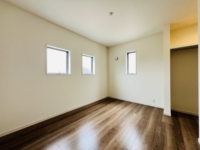 高浜市青木町９丁目5-15『仲介手数料無料』新築戸建ての洋室