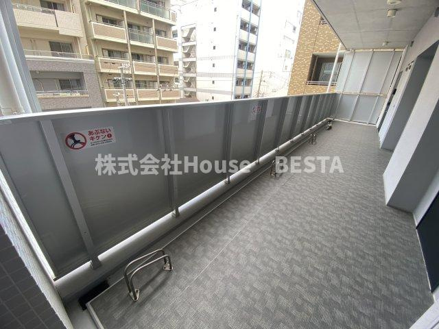 プラネソシエ神戸元町の駐車場