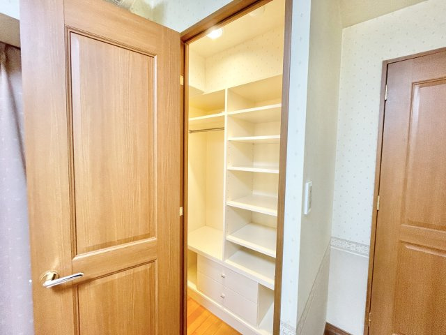 ロイヤルアーク東香里園町の収納|小物を収納するのに便利です