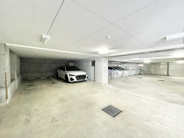 ロイヤルアーク東香里園町の駐車場|駐車場の用意があります