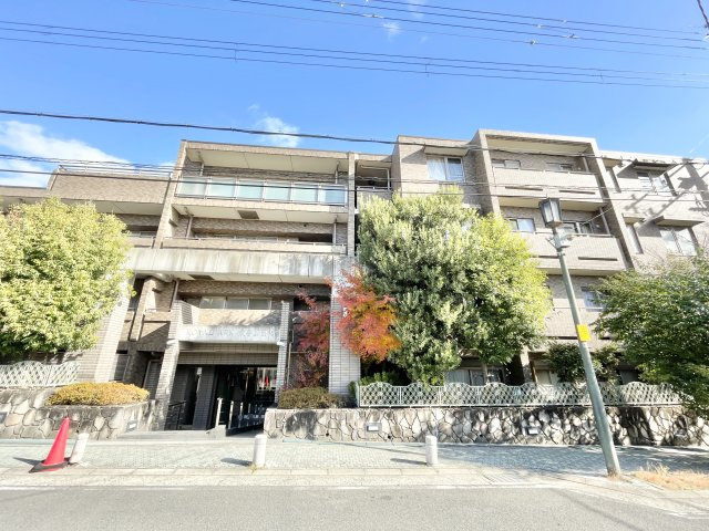 ロイヤルアーク東香里園町の外観|外はこのようになっています