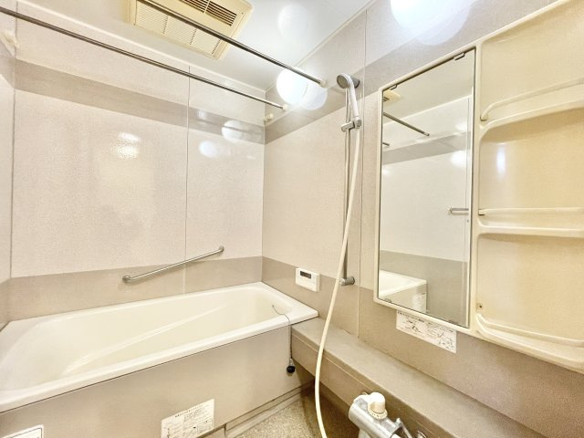 ロイヤルアーク東香里園町の浴室|日々の疲れを癒してくれる浴室！