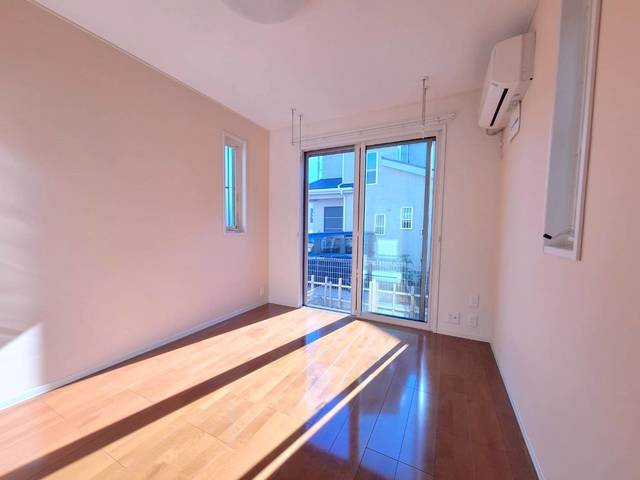 Ｍａｉｓｏｎ Ｓｔａｒｌｉｔ　メゾンスタルリットの洋室|角部屋２面採光で明るい洋室５．５帖