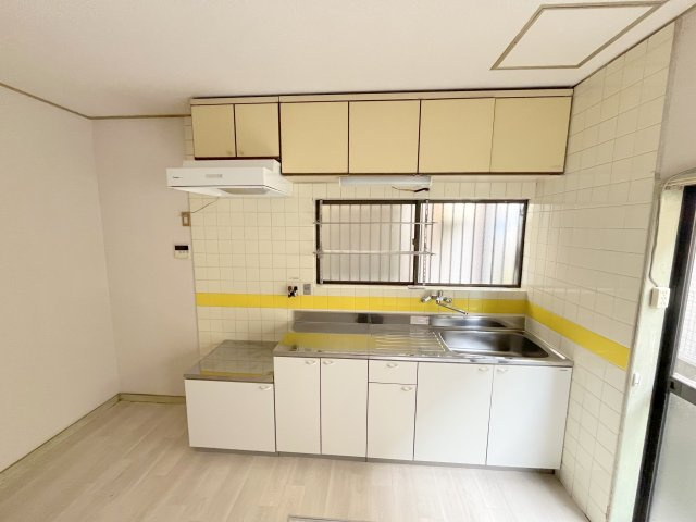 平松５丁目戸建のキッチン