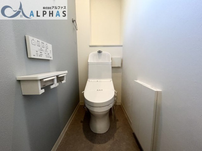 【トイレ】 | 姫路市飾磨区細江　築浅一戸建て | 清潔感あふれる洗浄便座付きトイレ♪