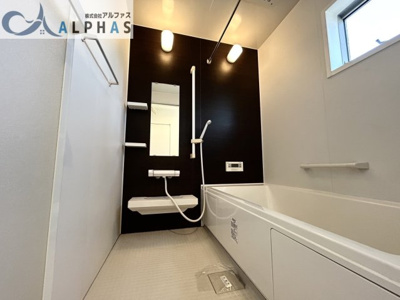 【浴室】 | 姫路市飾磨区細江　築浅一戸建て | 浴室も一坪分のスペース♪足を伸ばして一日の疲れを癒せます♪