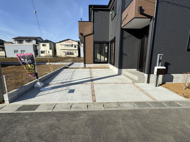 松戸市松飛台新築戸建（第３松飛台）の駐車場|1号棟駐車スペース・並列2台駐車可