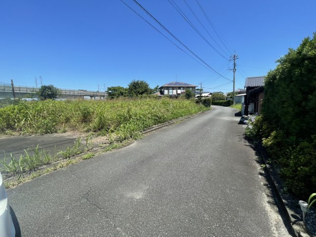 鏡町両出土地の前面道路含む現地写真