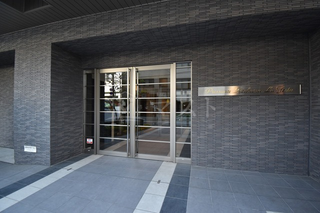 プレサンス北浜ラ・フェスタのエントランス