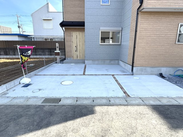 松戸市松飛台新築戸建（第３松飛台）の駐車場|8号棟駐車スペース・並列2台駐車可