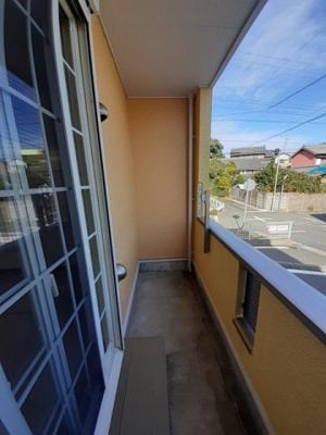 【バルコニー】 | ブリーゼＳＫ・Ⅱ | バルコニーからの眺めを楽しみながら食事をしませんか