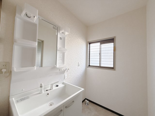 【中古戸建】加須市騎西　の独立洗面台|■洗面室