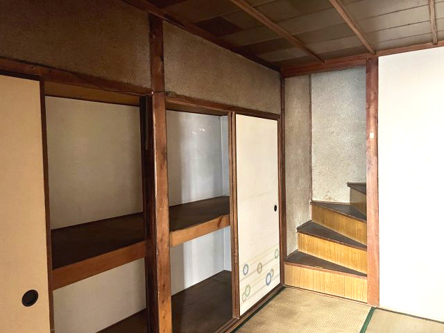 【居間・リビング】 | 綾園６丁目　中古テラスハウス