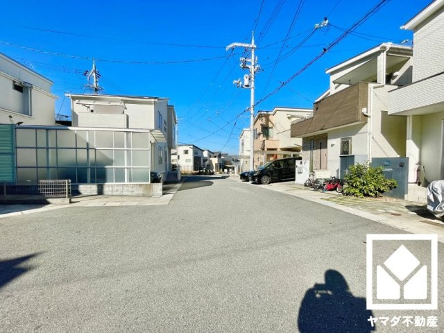 京田辺市薪堀切谷の前面道路含む現地写真