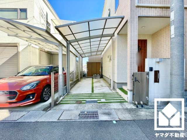 京田辺市薪堀切谷の駐車場
