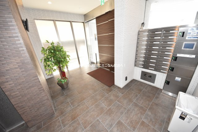 ルクシア阿波座のエントランス