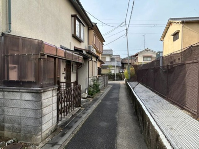 【前面道路含む現地写真】 | 山科区御陵血洗町　中古戸建