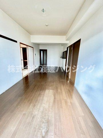 ハルフィー江坂の居間・リビング