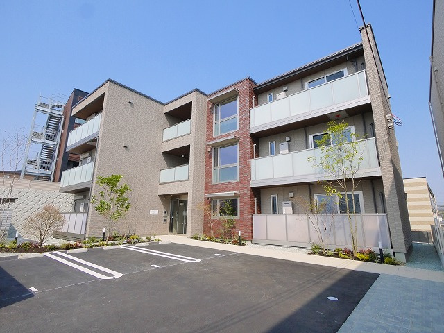 ル　コトー学園前の外観