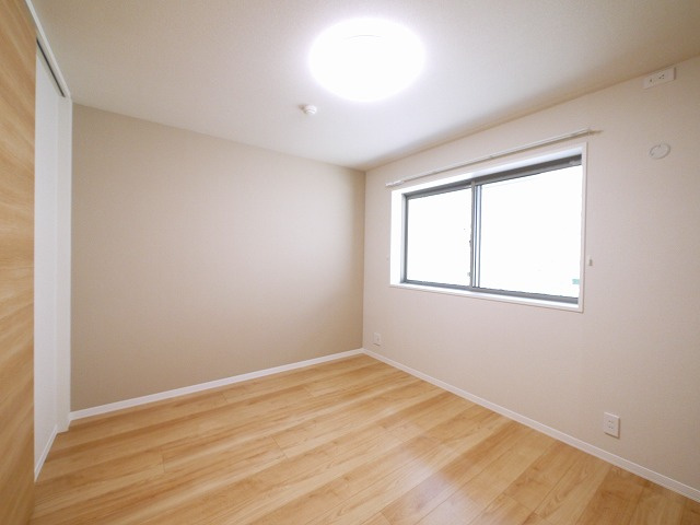 ル　コトー学園前の洋室