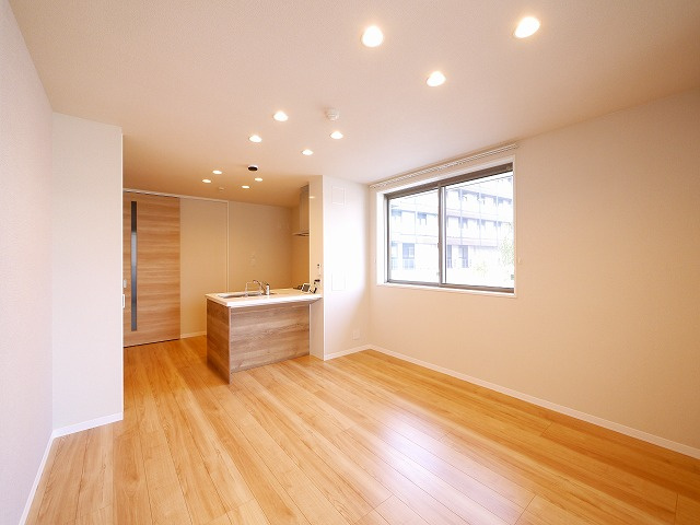 ル　コトー学園前の居間・リビング