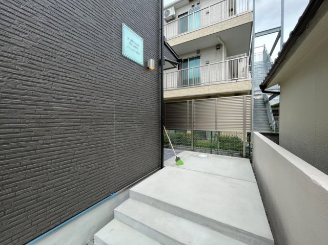 ジーメゾン垂水のエントランス