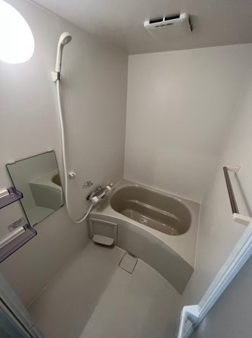 ジーメゾン垂水の浴室