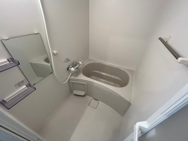 ジーメゾン垂水の浴室