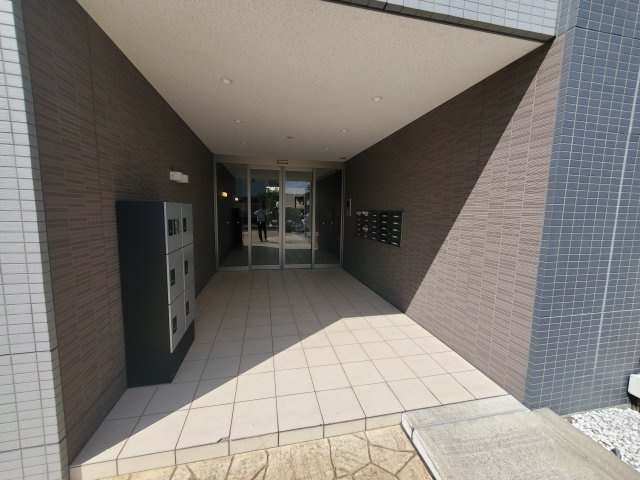 グランティスのエントランス