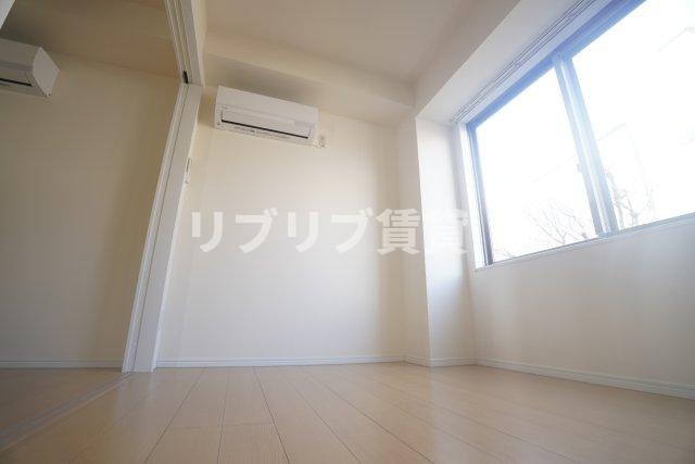 グラーナ千葉中央の居間・リビング