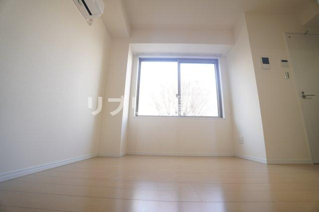 グラーナ千葉中央の居間・リビング