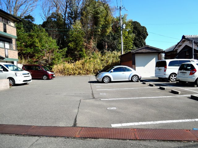 Dクレインの駐車場