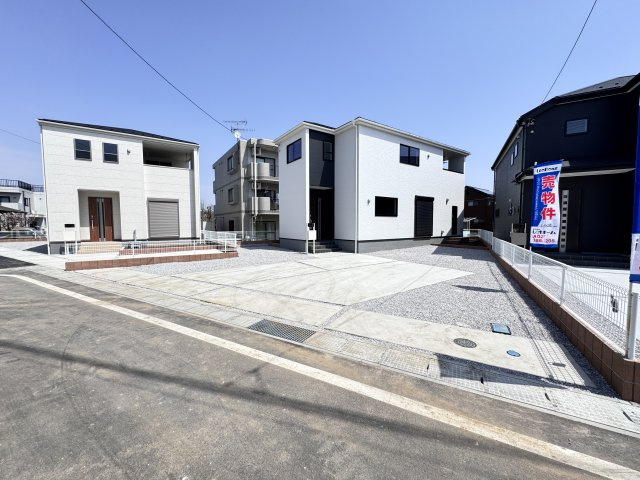 新築　藤岡市上戸塚第6　Liveie Garden.S　8号棟の駐車場|現地写真　駐車スペースは2台分可能です！
