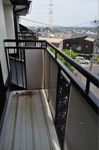 パセオ大住　車庫付きのバルコニー