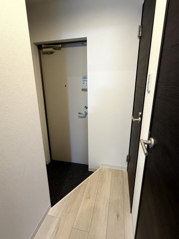 ジーメゾン大久保ラクラスの玄関