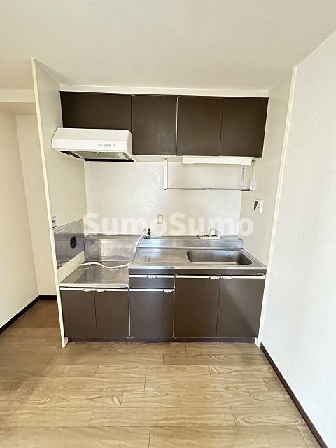 アミティ塚口のキッチン|コンパクトなキッチンで掃除もラクラク