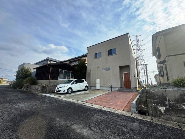 エイトハウス千代田の駐車場