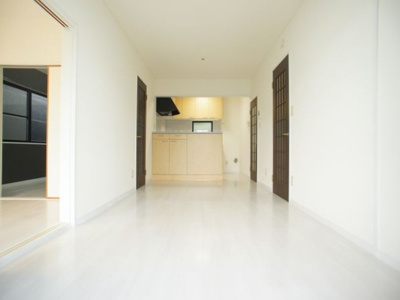 【居間・リビング】 | M＆MハイツB | 会話をしながらお料理できる対面キッチンです♪