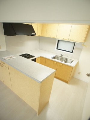 【キッチン】 | M＆MハイツB | システムキッチン3口コンロ付きです♪