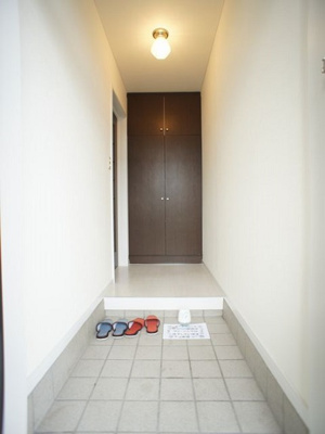 【玄関】 | M＆MハイツB | たくさん収納できるシューズボックスが付いています♪