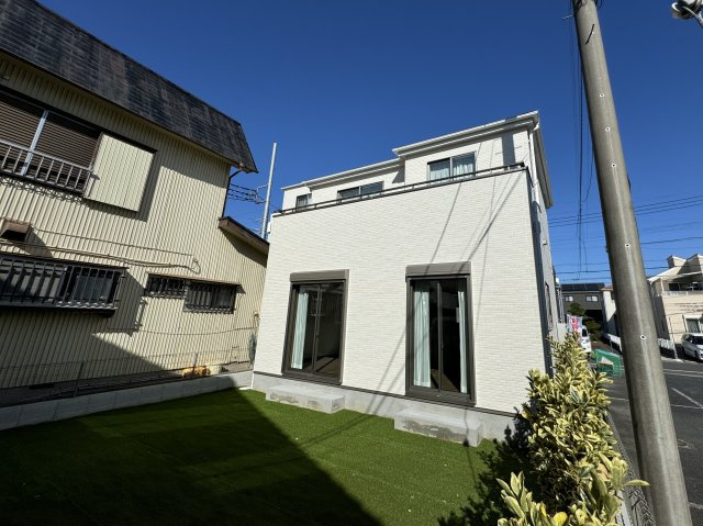 三郷市戸ケ崎３丁目新築戸建【戸ヶ崎小学校：5分】の外観|南側外観・日当たり良好♪