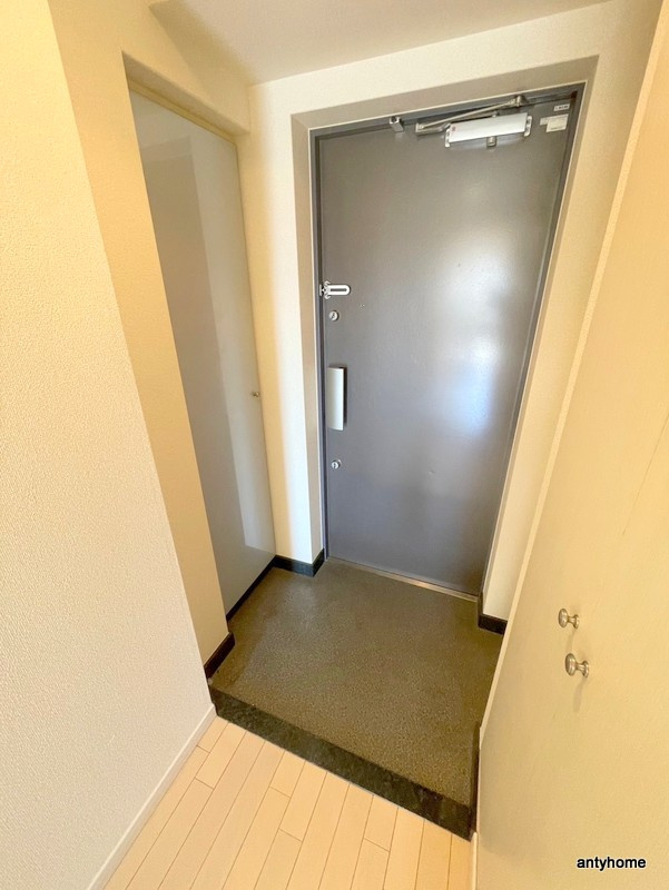 Gramercy Nipponbashi　仲介手数料無料の玄関