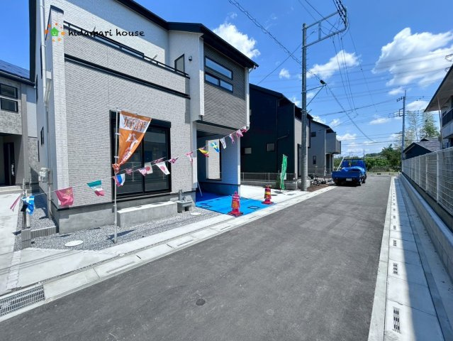 上尾市上　8期　新築戸建　ブルーミングガーデン　05の前面道路含む現地写真
