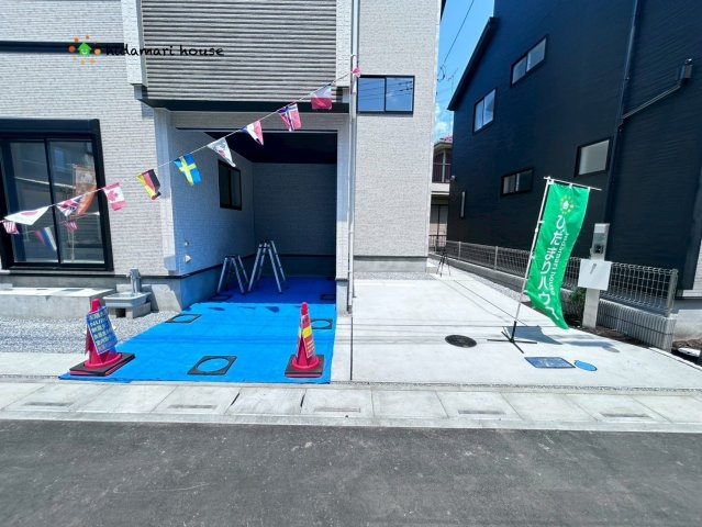 上尾市上　8期　新築戸建　ブルーミングガーデン　05の駐車場