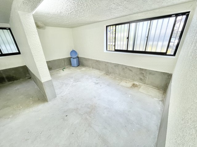 枚方市村野本町　中古一戸建ての駐車場|駐車場があります