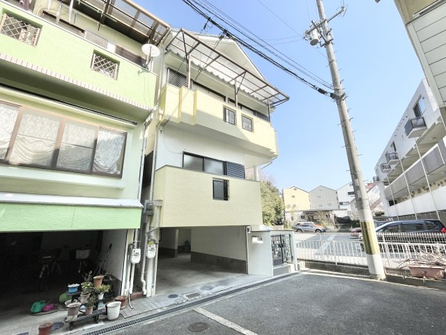 枚方市村野本町　中古一戸建ての外観|建物外観を気になさる方へ、見た目の良い物件です