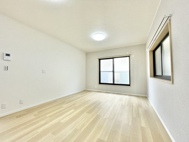 枚方市村野本町　中古一戸建ての居間・リビング|リビングです