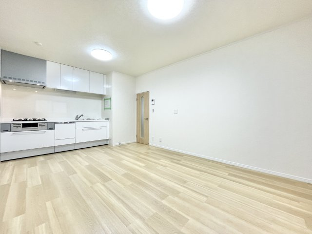 枚方市村野本町　中古一戸建ての居間・リビング|使いやすい居間です